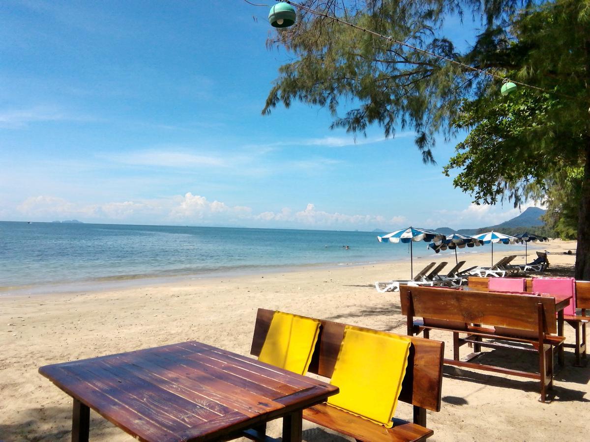 Kohjum Freedom Resort Koh Jum Dış mekan fotoğraf