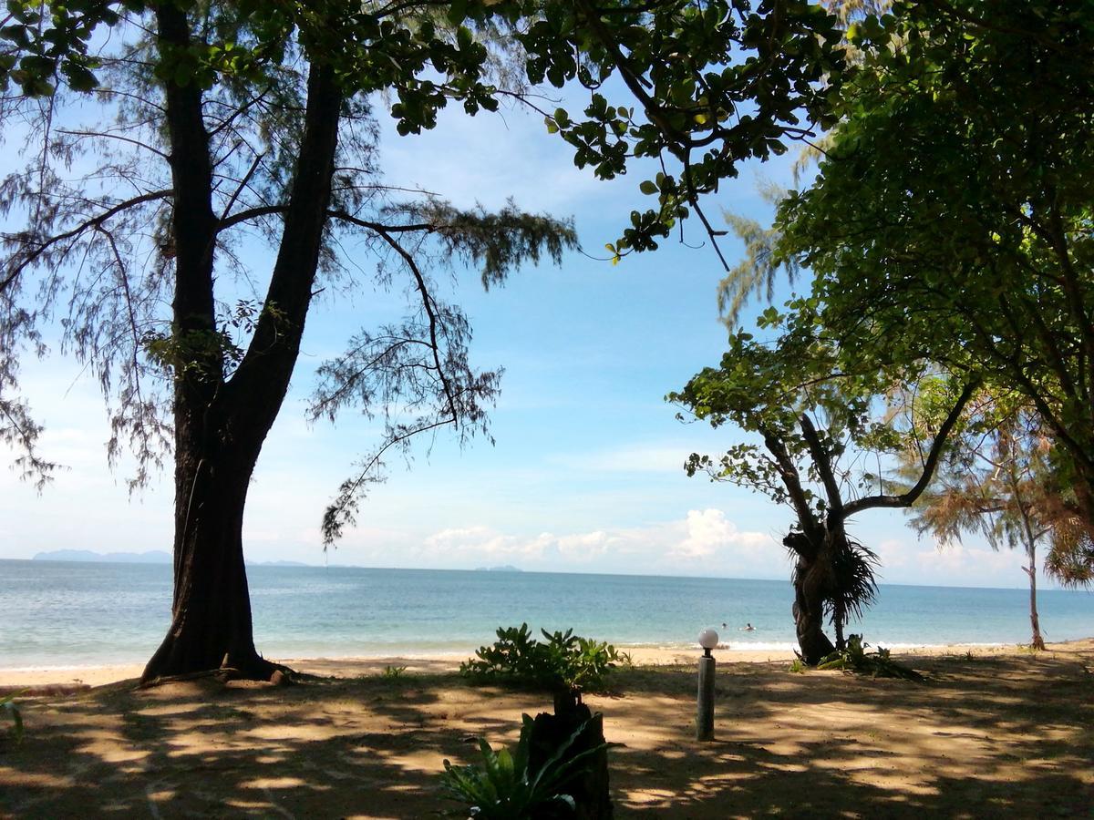 Kohjum Freedom Resort Koh Jum Dış mekan fotoğraf