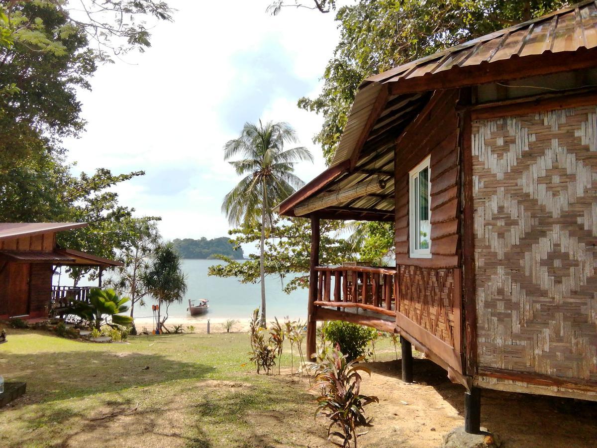 Kohjum Freedom Resort Koh Jum Dış mekan fotoğraf