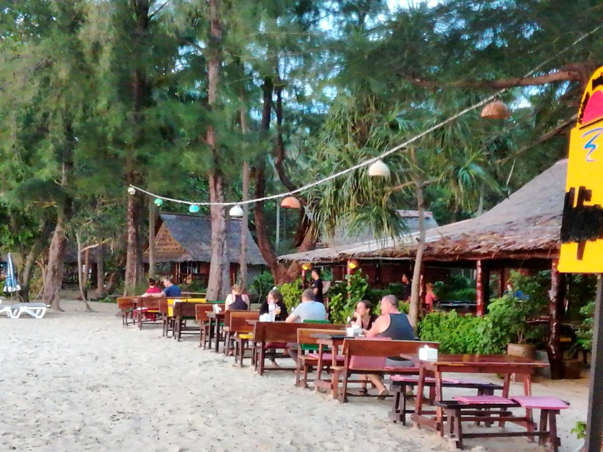 Kohjum Freedom Resort Koh Jum Dış mekan fotoğraf