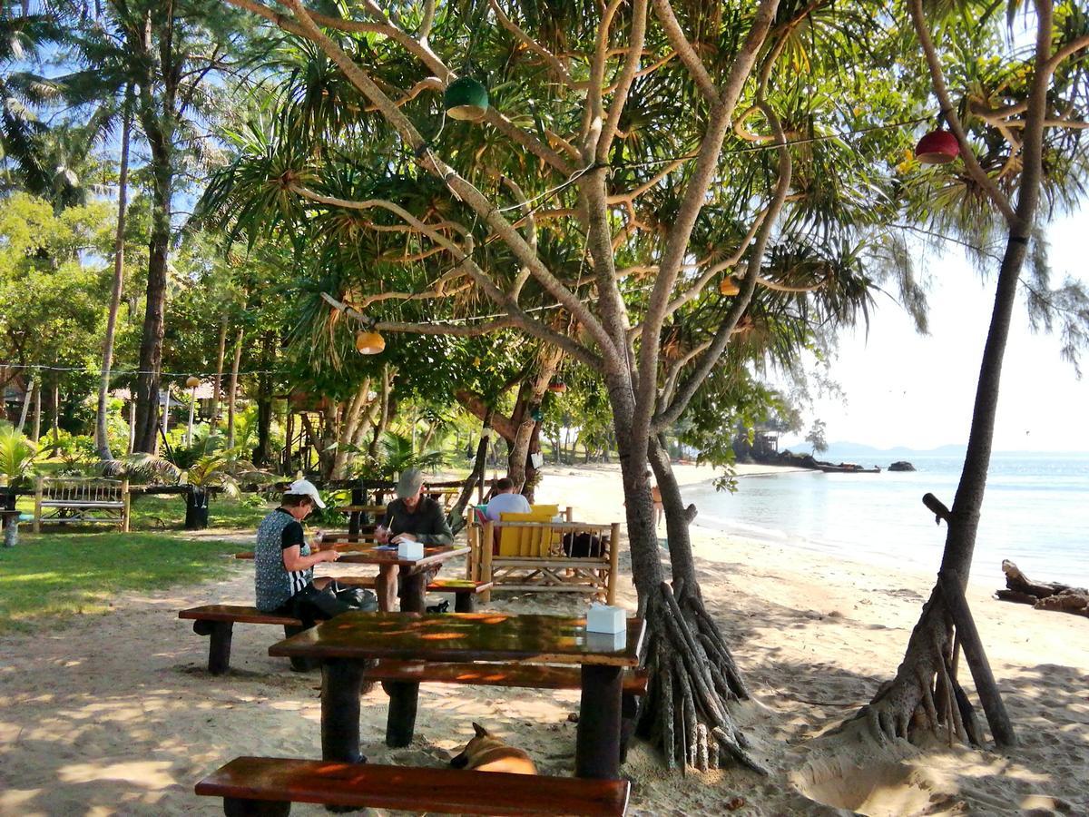 Kohjum Freedom Resort Koh Jum Dış mekan fotoğraf