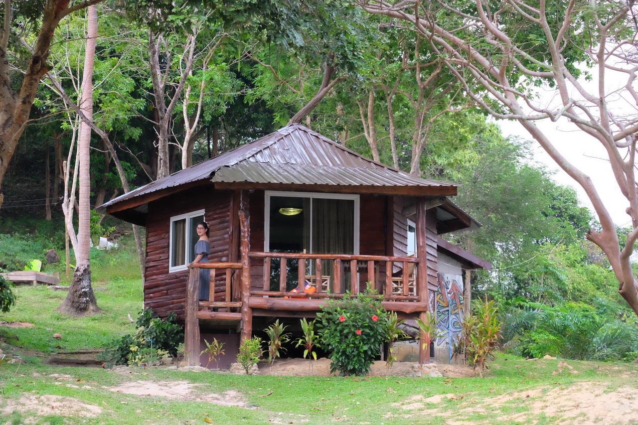 Kohjum Freedom Resort Koh Jum Dış mekan fotoğraf