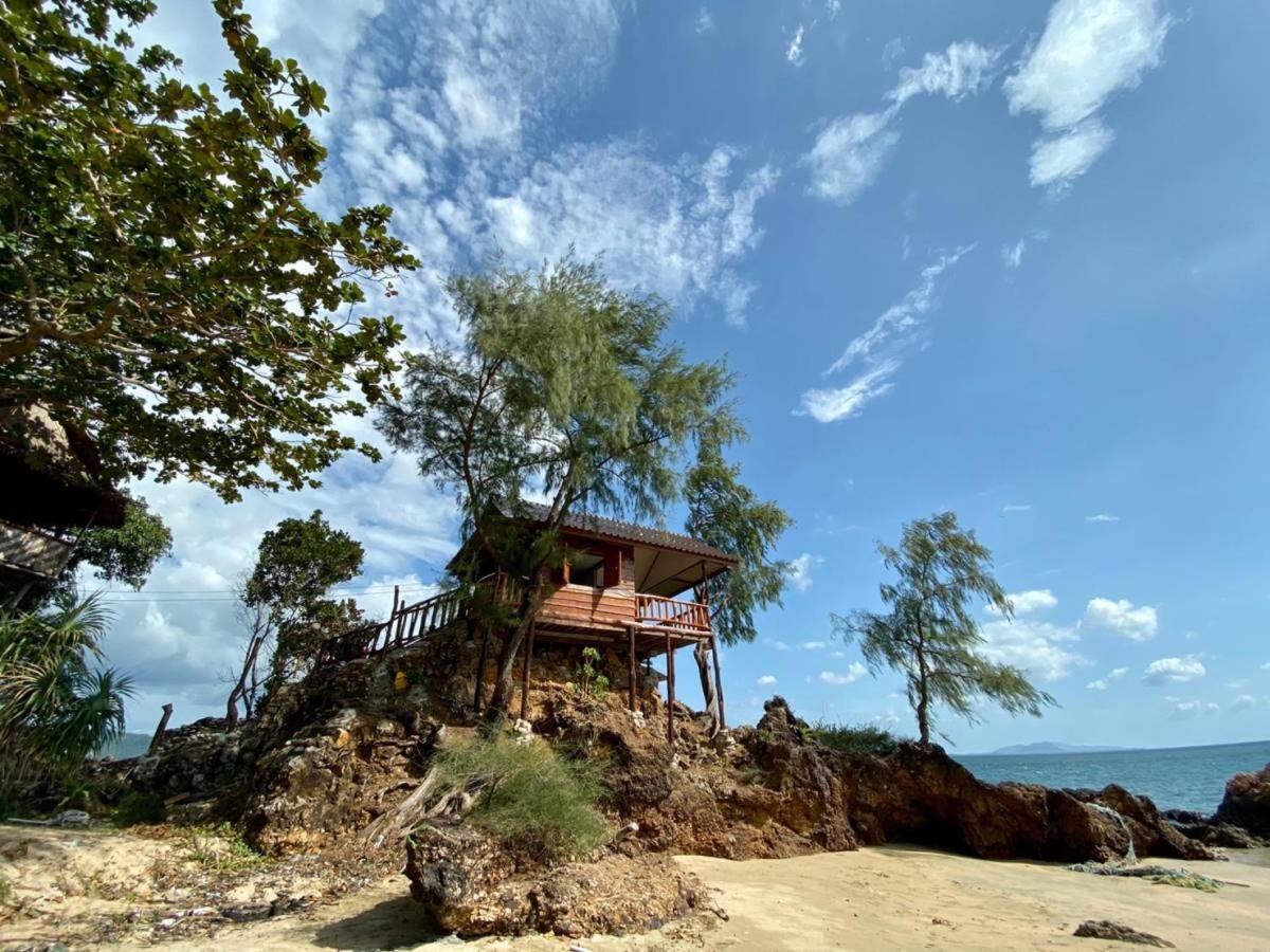 Kohjum Freedom Resort Koh Jum Dış mekan fotoğraf